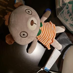 一小孩把鸡巴喂给姐姐
